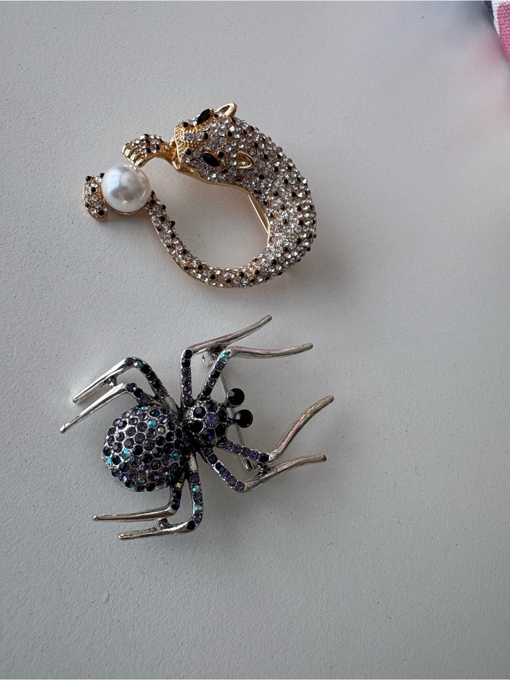 Gold Crystal Leopard Brooch with Pearl Accent - Women Jewelry